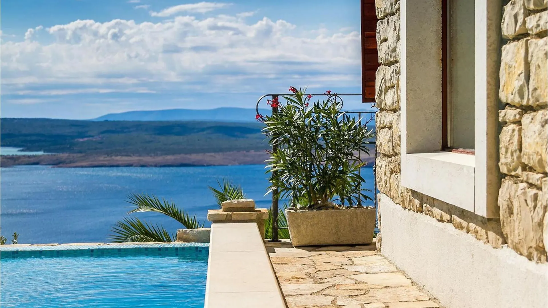 Holiday home Villa View Klanfari